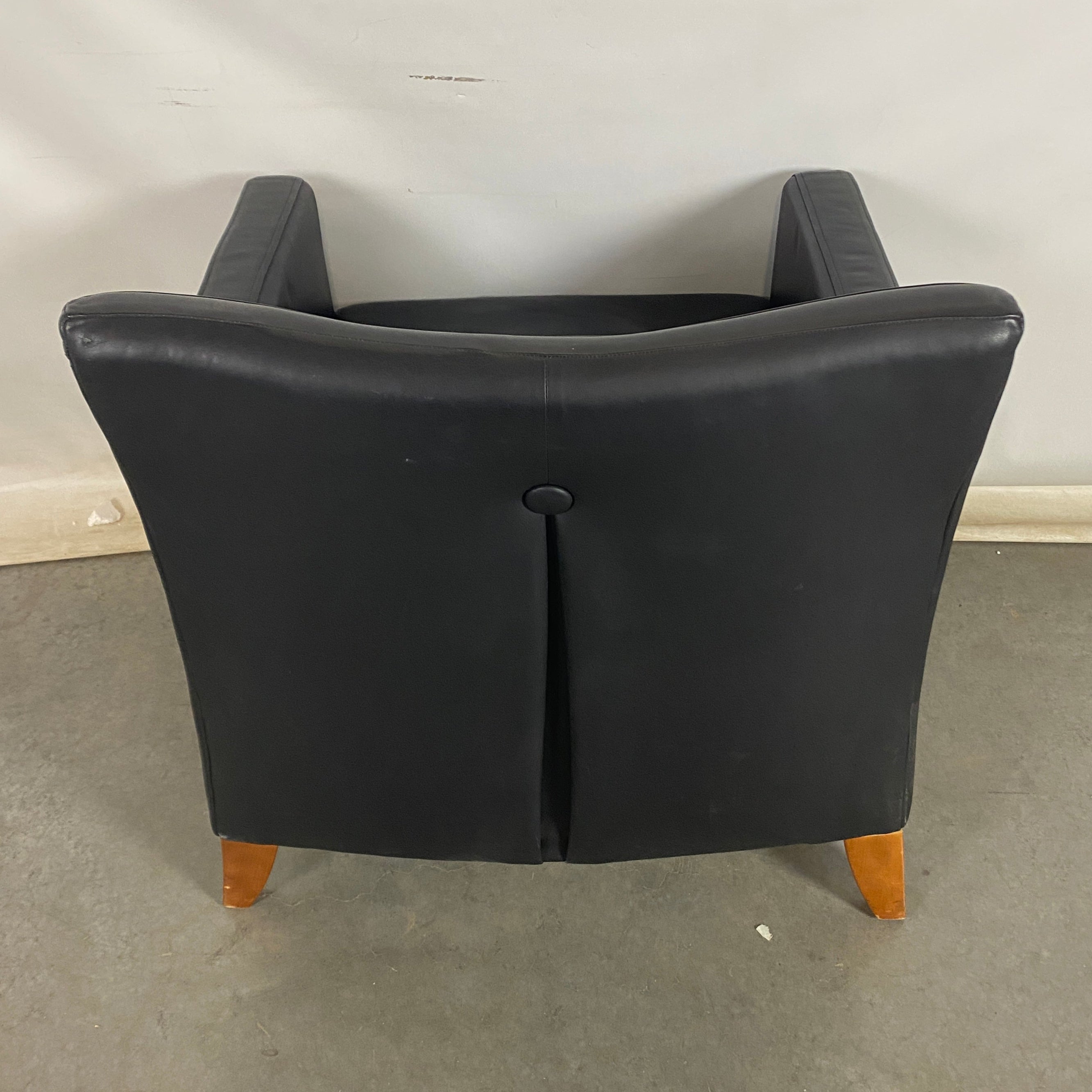 Brayden International Black Leather Donovan Lounge Chair 99705 - 010